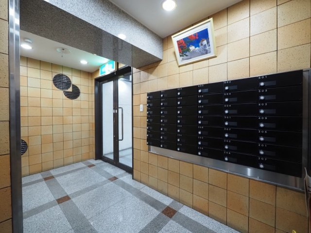 大阪市都島区東野田町１丁目の賃貸マンションのロビー