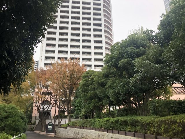 西戸山タワーホウムズノースタワーの外観