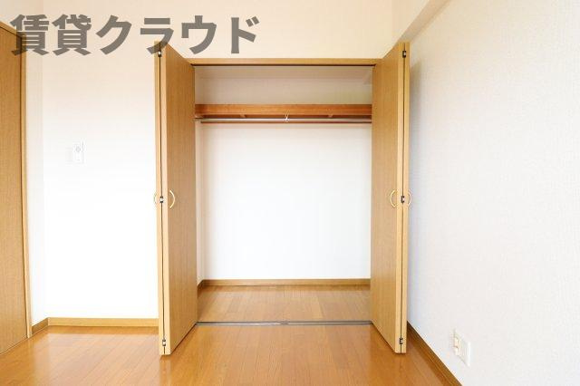 ドミール陽水の収納|洋服はもちろん、その他の荷物も収納可能♪