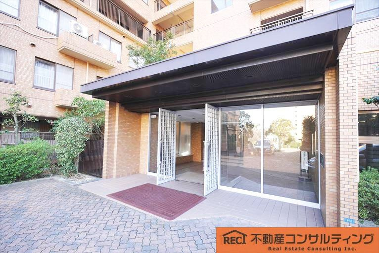六甲グランドヒルズ2号館のエントランス