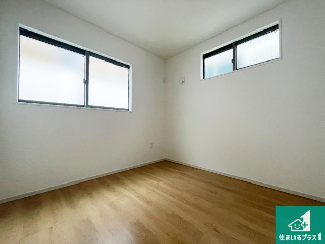 ■枚方市藤阪元町　第2期　新築一戸建ての洋室|シンプルな洋室は、自分好みのインテリアが楽しめます♪ご家族とインテリアや家具を選びに行くのは入居時の醍醐味の一つです。ぜひお楽しみください♪