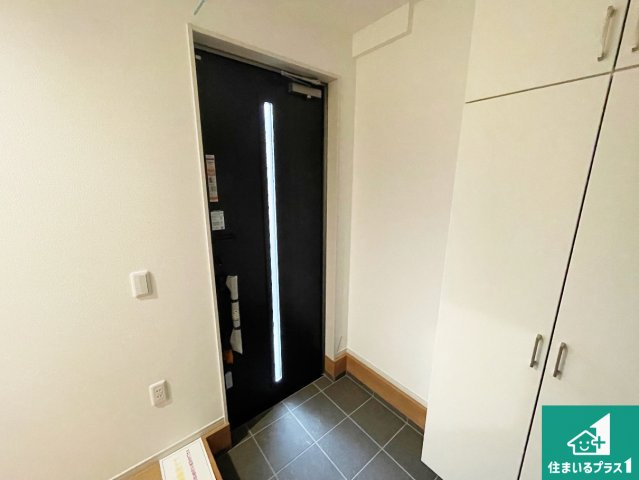 ■枚方市藤阪元町　第2期　新築一戸建ての玄関|シューズボックスにはたくさんの靴が収納できるので玄関周りはいつもスッキリ！ご家族が増えても安心！
