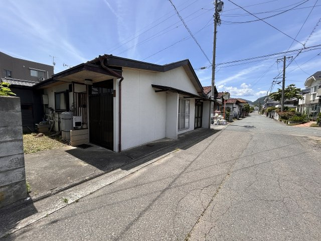 三輪2丁目　土地の前面道路含む現地写真