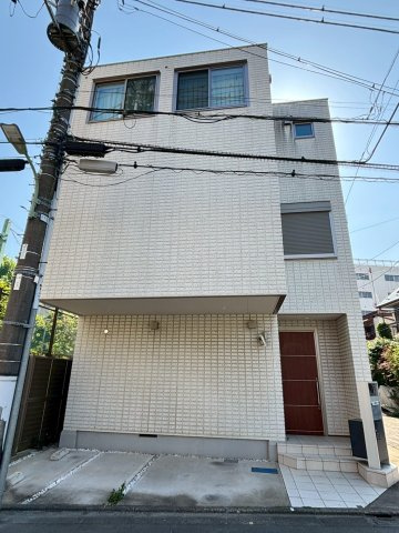 雪谷大塚町１３番メゾンＡ棟の外観
