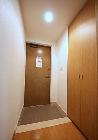 エスパシオ内藤町の玄関|シューズボックス付