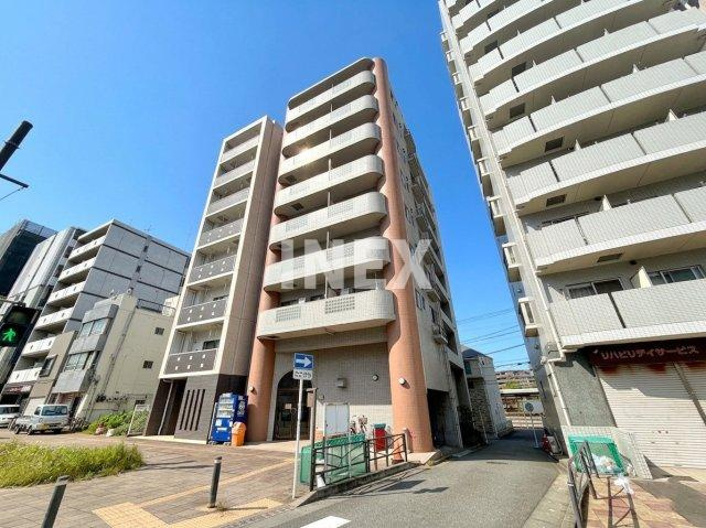 ファーストクラス子安駅の外観