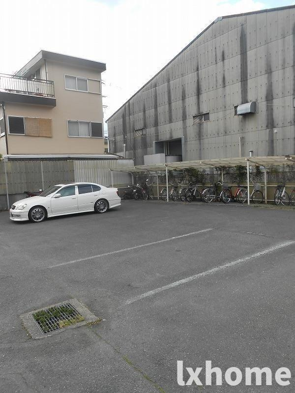 マンション・アメニティPartIIの駐車場|駐車場があります