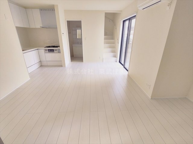 【居間・リビング】の画像