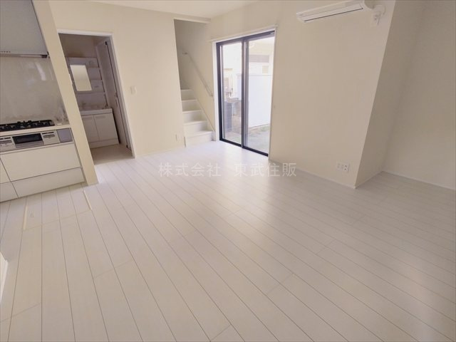【居間・リビング】の画像