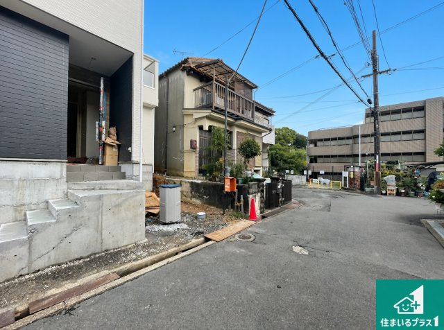 ■枚方市藤阪元町　第2期　新築一戸建ての前面道路含む現地写真|周辺は落ち着いた街並みの住宅地！子育てがしやすい住環境です！まだ未完成ですが、現地でしかわからない事もございます。是非一度ご覧ください。