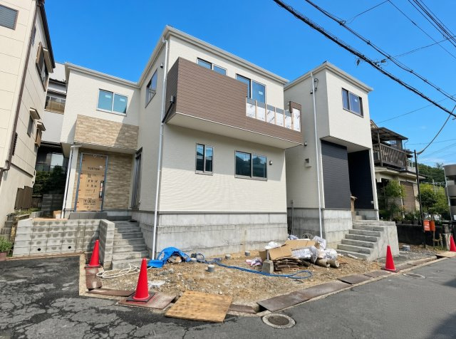 枚方市藤阪元町　第2期　新築一戸建ての外観|現在の進捗状況です！順調に作業進行中、完成が待ち遠しいです！詳細の間取り等、お気軽にお問い合わせください！
