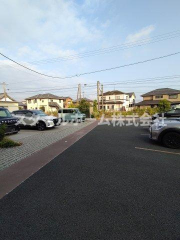 ミュール鴻の駐車場
