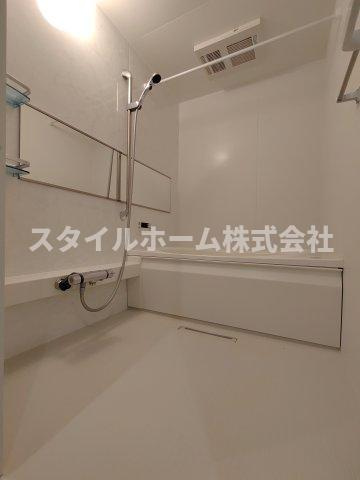 ミュール鴻の浴室|同建物内別部屋の写真です。