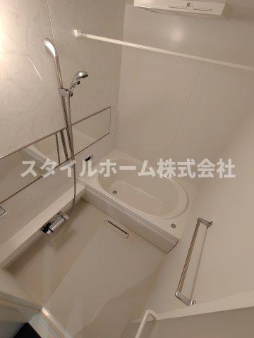 ミュール鴻の浴室|同建物内別部屋の写真です。