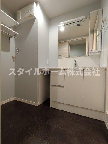 ミュール鴻の洗面所|同建物内別部屋の写真です。
