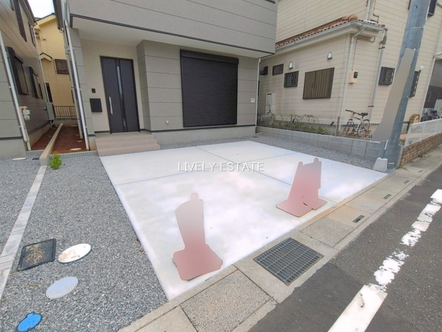 草加市長栄2丁目 新築分譲住宅 全3棟 3号棟の駐車場