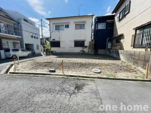 箕面市半町2丁目土地の前面道路含む現地写真|◆自由度の高いプランニングが可能となる角地物件です!!
◆自由設計対応可能・建築条件付き♪（条件外しご希望の場合は要相談）
