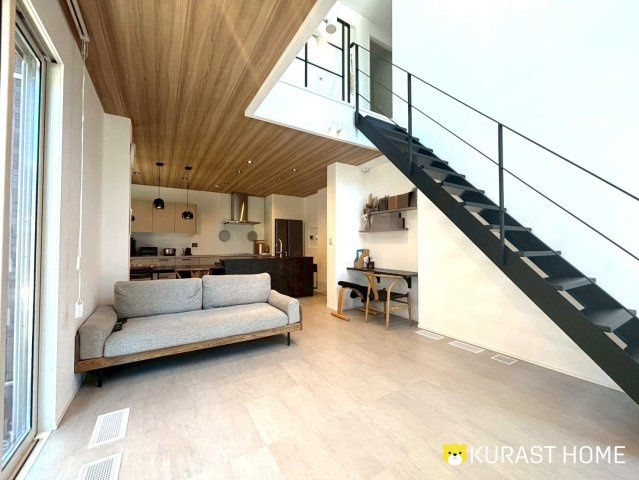 長岡京市今里南平尾　中古戸建の居間・リビング