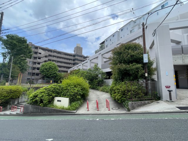 さぁ、来た！最上階×角部屋で眺望も最高なこの一室！駅までほぼ平坦でMEGAドンキが常連になる！『レクセル保土ヶ谷』リノベーション