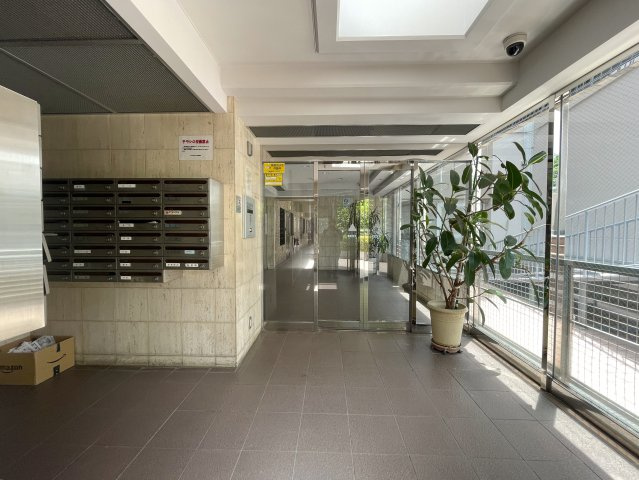 さぁ、来た！最上階×角部屋で眺望も最高なこの一室！駅までほぼ平坦でMEGAドンキが常連になる！『レクセル保土ヶ谷』リノベーションのエントランス|エントランスです
