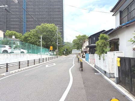 【前面道路含む現地写真】の画像