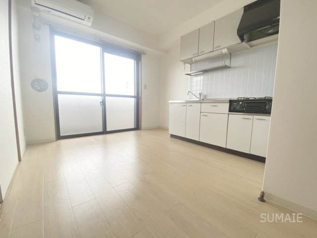 すずらん館の居間・リビング|南向きのお部屋です！