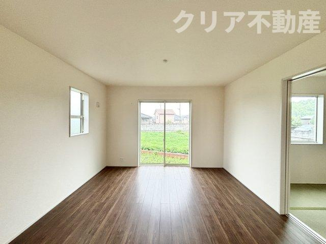 【居間・リビング】 | 9/8値下げ！前橋市樋越町　リビング横和室付き！