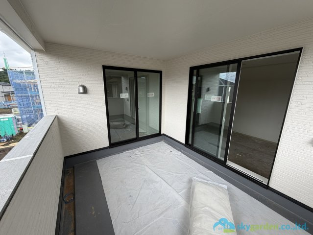 秦野市堀西第25　新築戸建　全4棟2号棟のバルコニー