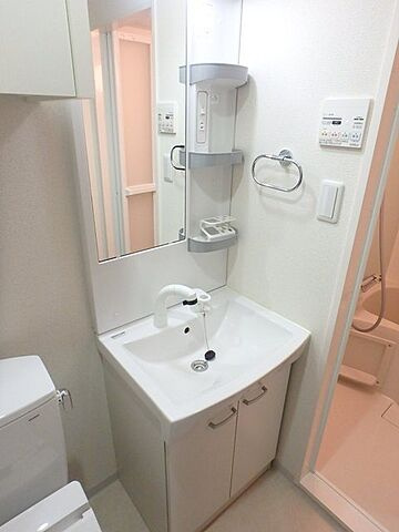 グランフォース北綾瀬の独立洗面台