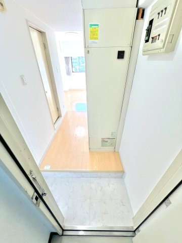 ニュースカイマンションの玄関