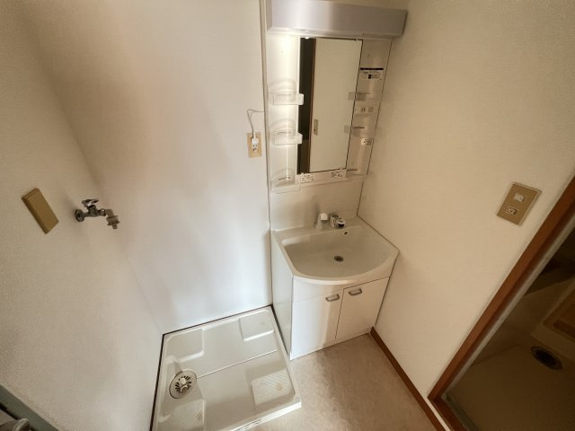 第３植草ビルの洗面所|他号室参考写真です。家具家電付き物件です！