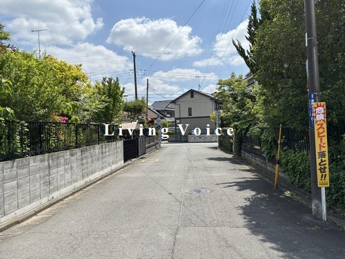 【前面道路含む現地写真】 | 【仲介手数料０円】伊勢原市高森台3丁目第2　新築一戸建て　1号棟　全2棟 | 伊勢原市高森台3丁目第2　新築一戸建て　全2棟