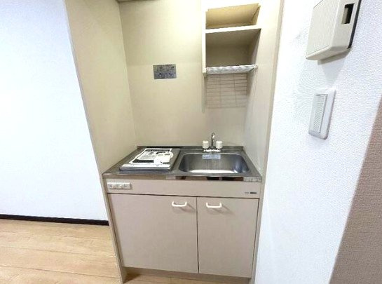 足立区新田１丁目のアパートのキッチン