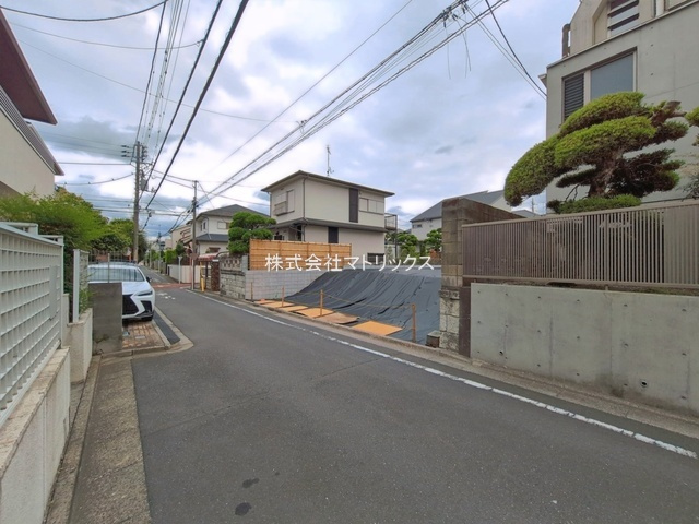 練馬区富士見台3丁目　整形地×建築条件なし　全2区画の前面道路含む現地写真