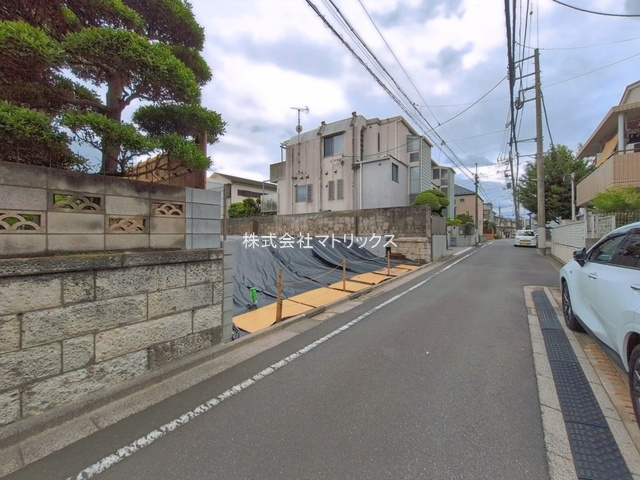 練馬区富士見台3丁目　整形地×建築条件なし　全2区画の前面道路含む現地写真