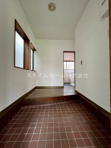 【玄関】 | 小島町貸家