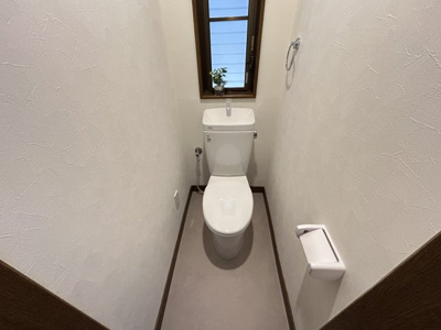 【トイレ】 | 樋ノ口町２丁目中古テラスハウス | ゆったりとした空間のトイレです
