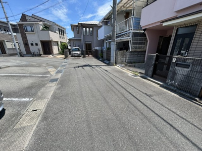 【前面道路含む現地写真】 | 樋ノ口町２丁目中古テラスハウス | 前面道路含む現地写真です