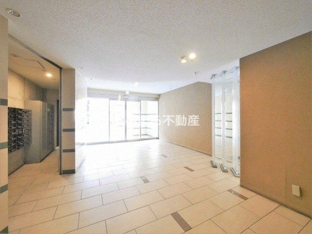 セレニテ日本橋ESTのロビー