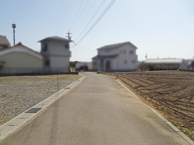 【前面道路含む現地写真】 | 津市芸濃町椋本　住宅・アパート用地 | 前面道路