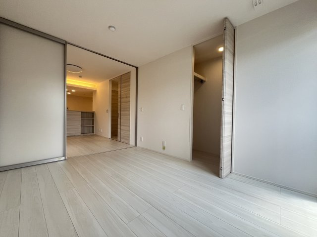 【洋室】 | Ｃｏｃｏｏｎｉａ | 広々とした洋室です
