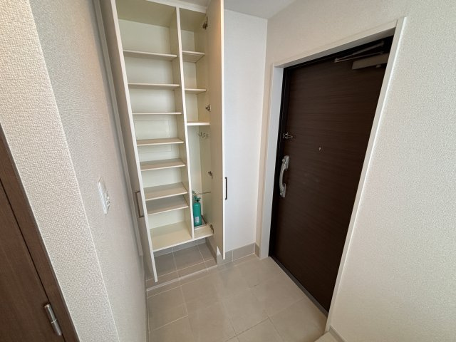 アクトフォルム学芸大学の玄関