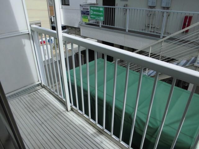 ハイツ二幸Ｂ棟のバルコニー