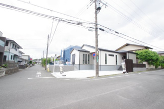 【前面道路含む現地写真】 | 【仲介手数料無料！！】町田市能ケ谷7丁目　新築戸建て（全1棟）7580万円 | 東南角地