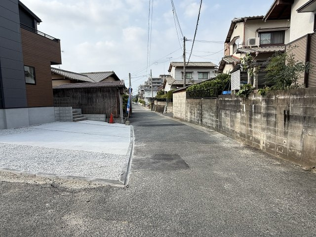 前原北4丁目　新築戸建の前面道路含む現地写真