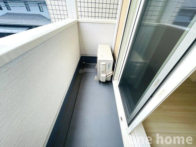 豊中市春日町1丁目中古戸建のバルコニー|◆2階バルコニーです！ペアガラスのため防音効果が期待できます♪