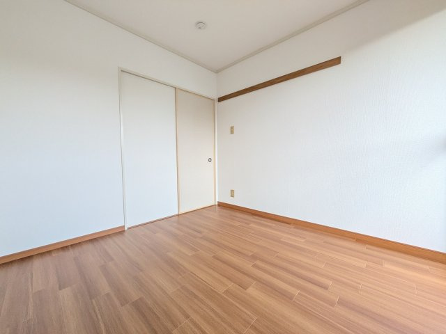 コートビレッジAの洋室