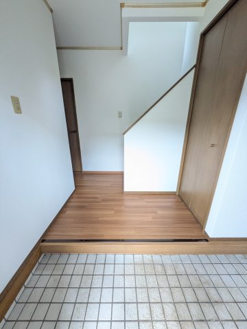 コートビレッジAの玄関