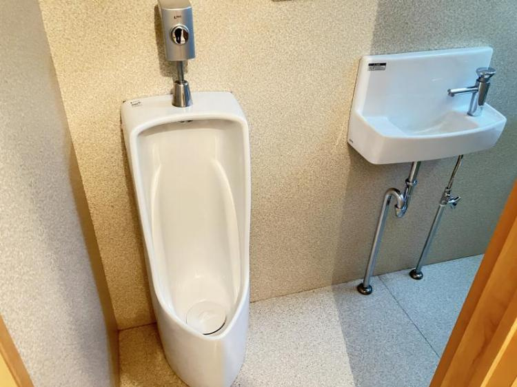 はりまや町２丁目戸建　１のトイレ|ゆったりとした空間のトイレです