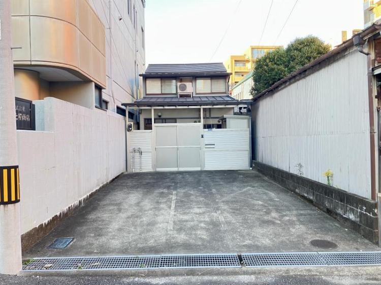 はりまや町２丁目戸建　１の駐車場|駐車場完備です